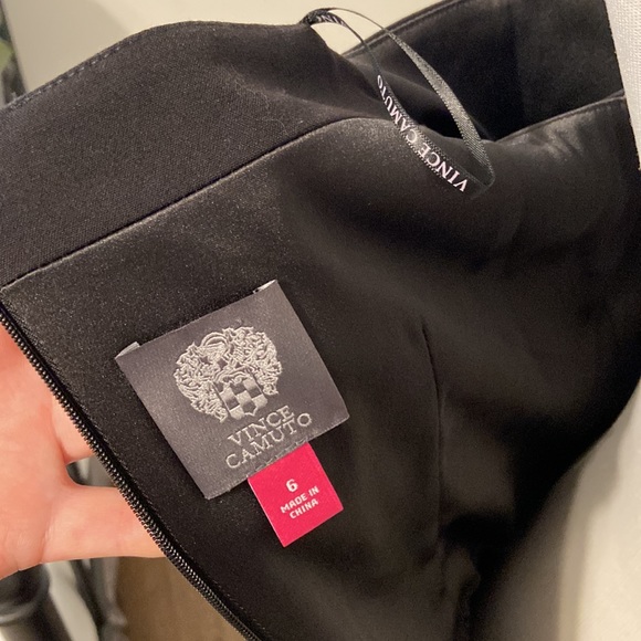 Black Elegant Vince Camuto on/off Shoulder Formal Gown with Rouging - Picture 5 of 6